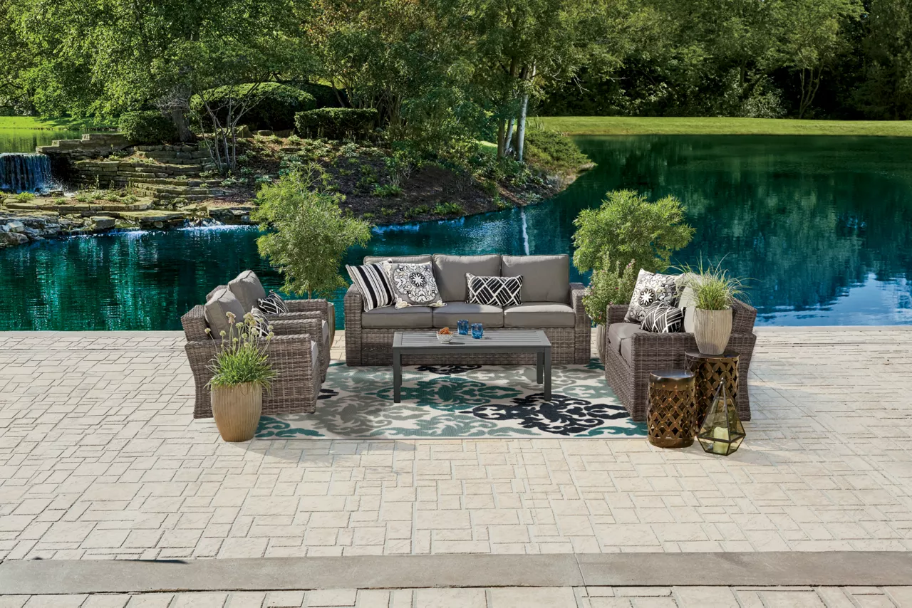 Broyhill Eastlake Teal & Gray Damask Outdoor Area Rug 7 Broyhill Eastlake Teal & Gray Damask Outdoor Area Rug - Image 5