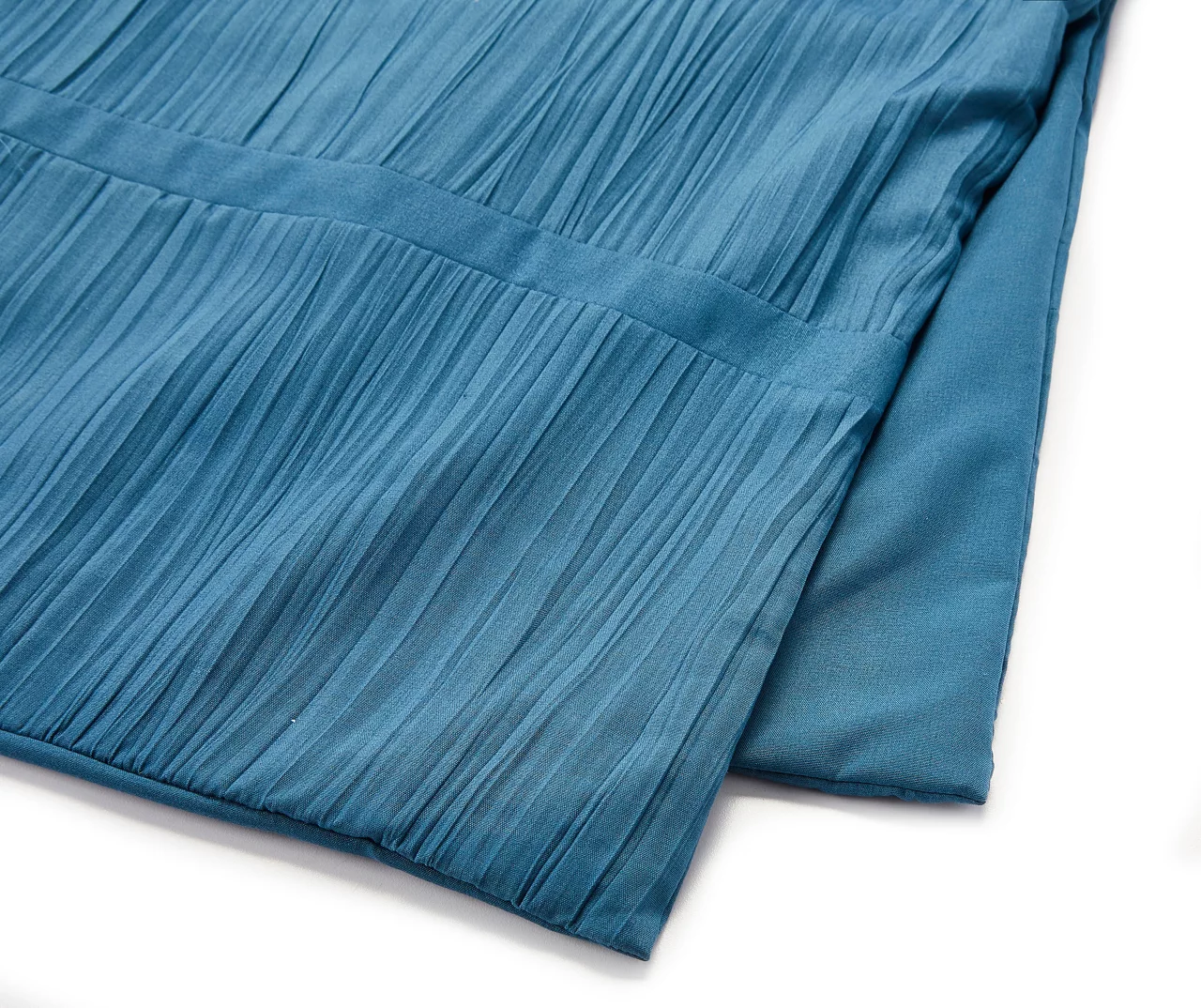 Broyhill Crinkle Comforter Set 12 Broyhill Crinkle Comforter Set - Image 10