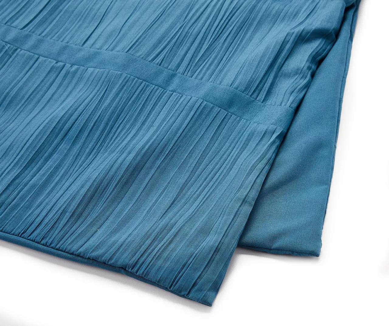 Broyhill Crinkle Comforter Set 16 Broyhill Crinkle Comforter Set - Image 14