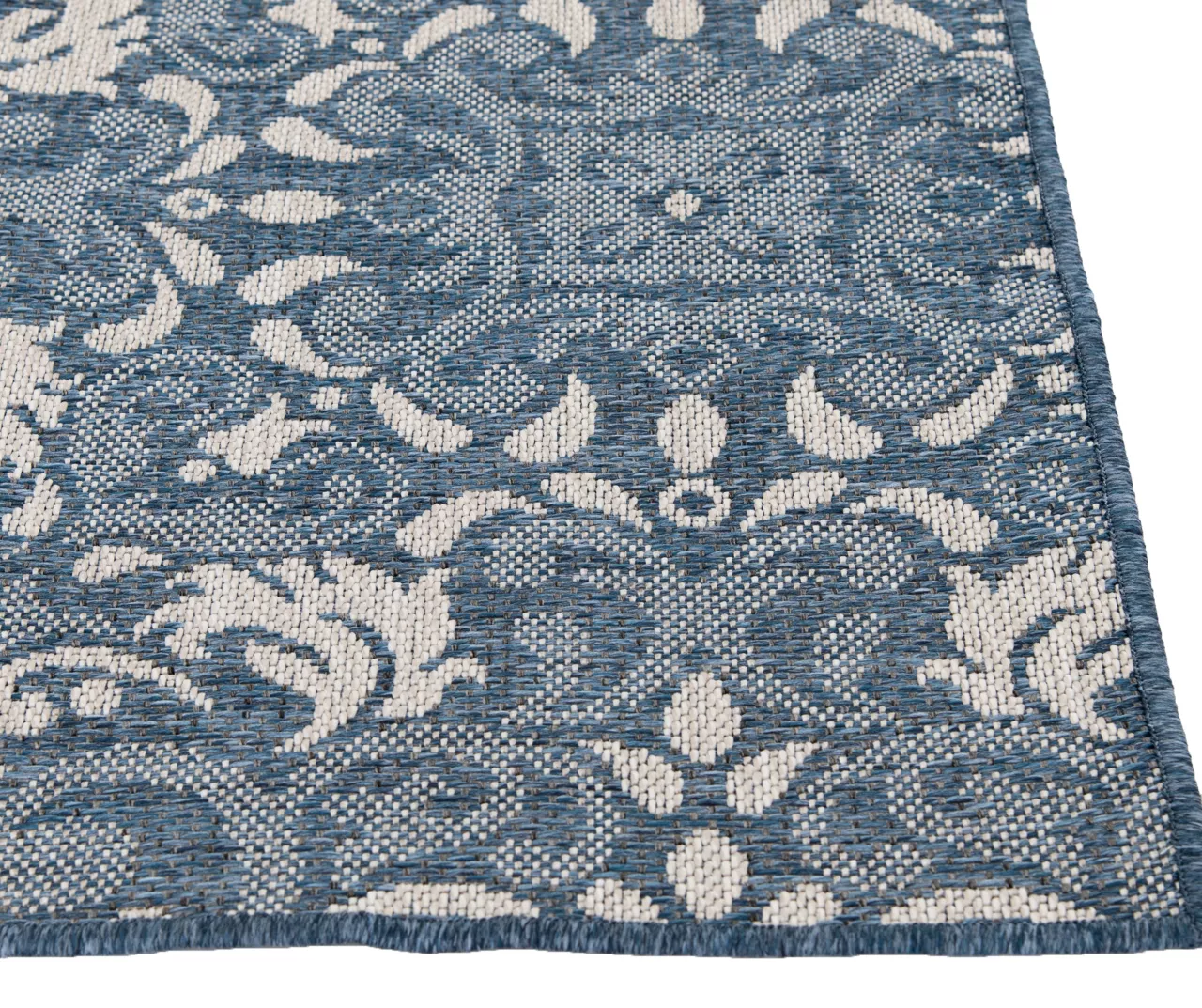 Broyhill Sandpointe Cobalt & Ecru Damask Outdoor Area Rug 4 Broyhill Sandpointe Cobalt & Ecru Damask Outdoor Area Rug - Image 2