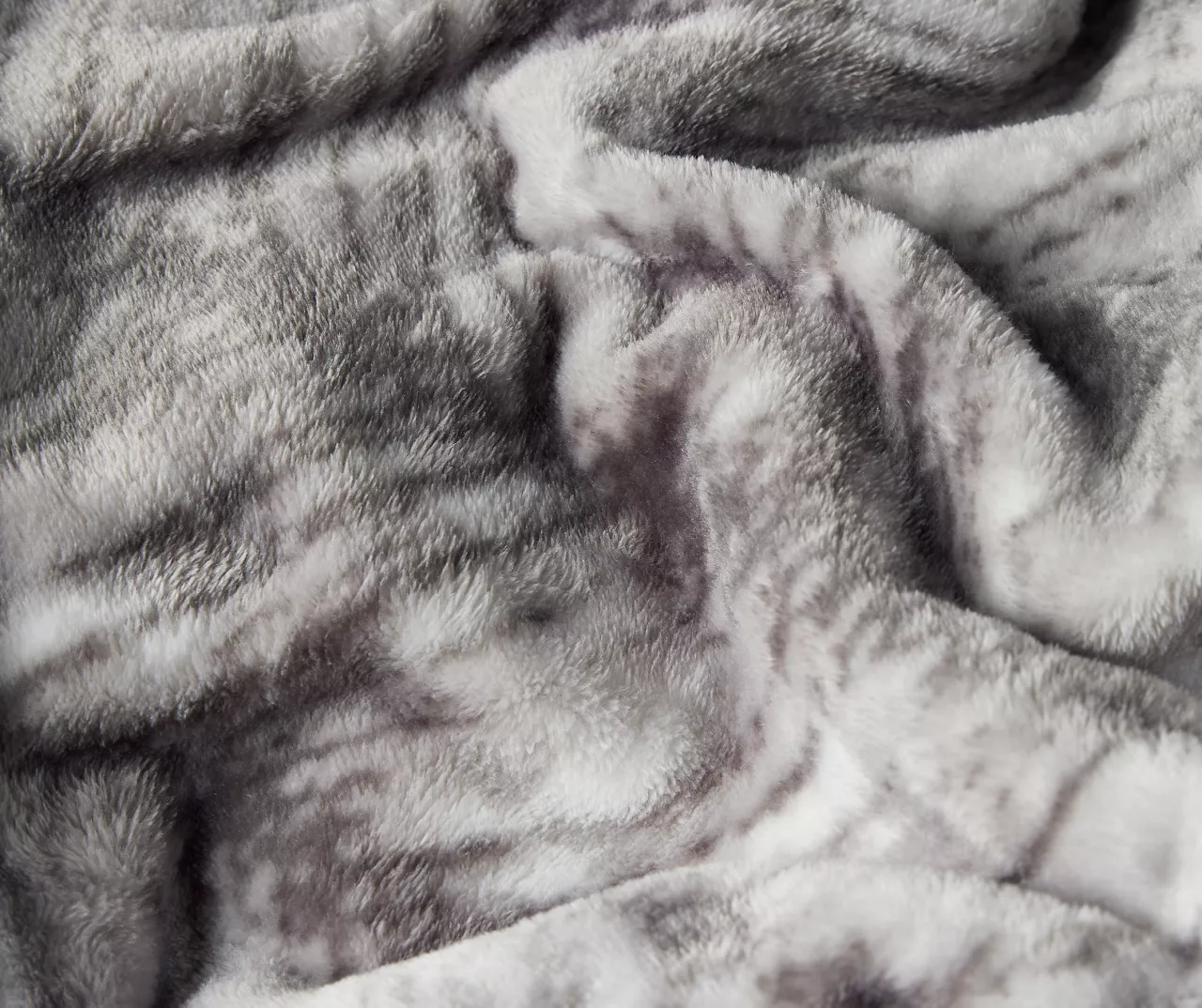 Gray & White Herringbone Queen/King Plush Velvet Blanket 5 Gray & White Herringbone Queen/King Plush Velvet Blanket - Image 3