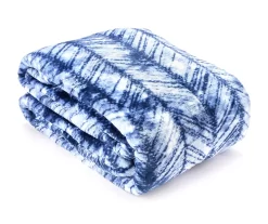 Blue & White Herringbone Twin/Full Plush Velvet Blanket